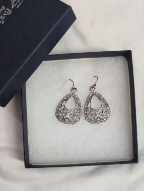 Source Unknown Silver Filigree Teardrop Dangle Earrings